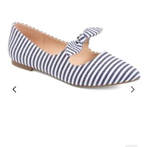 Journee Collection Martina Flats